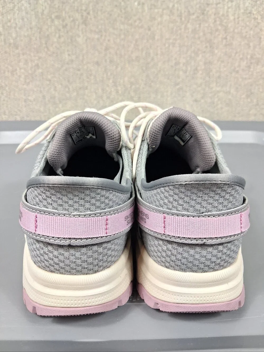 Skechers hands free